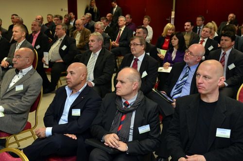 nagy-volt-az-erdeklodes-a-konferencian_2012111774057_21