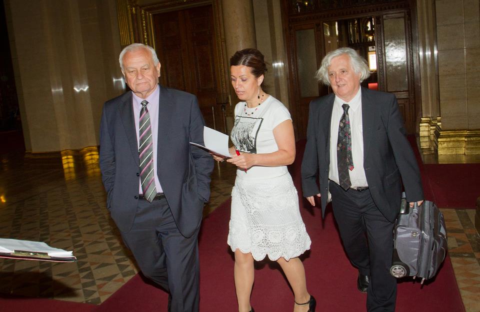 947201_463388500407831_1696008937_n