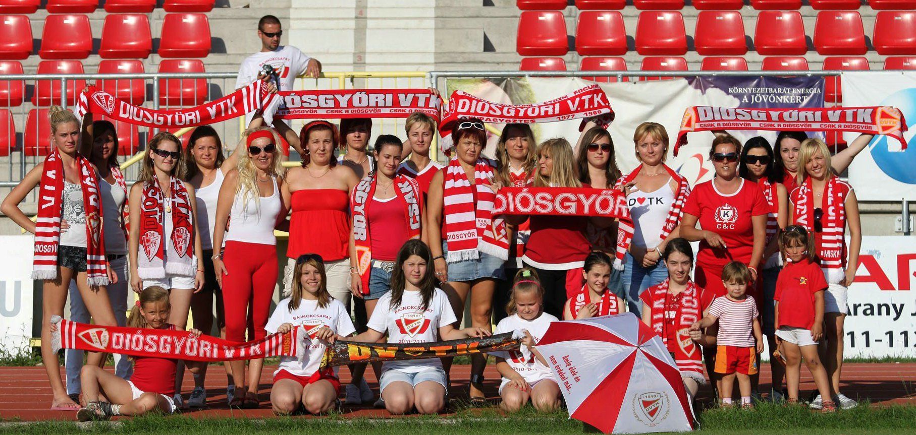 diosgyori_noi_szurkoloi_klub
