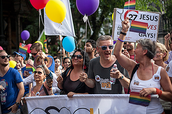011pride MG 6852w
