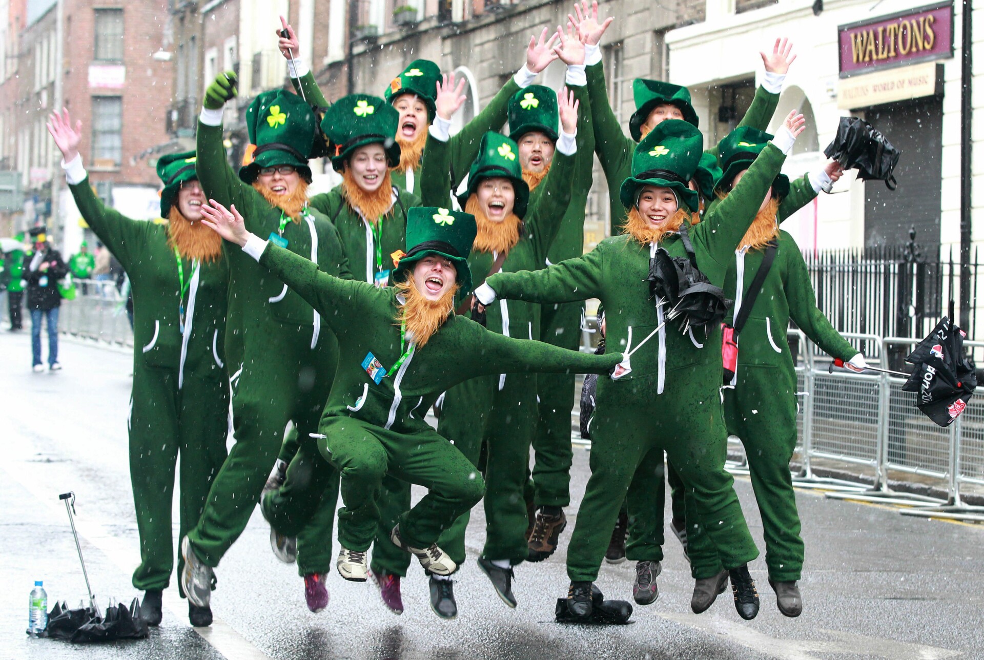 ay106141278parade goers dre