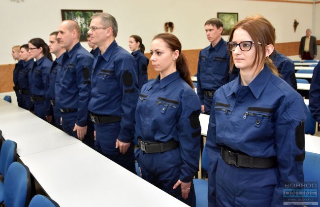 hatarvadasz tanevnyito15 st