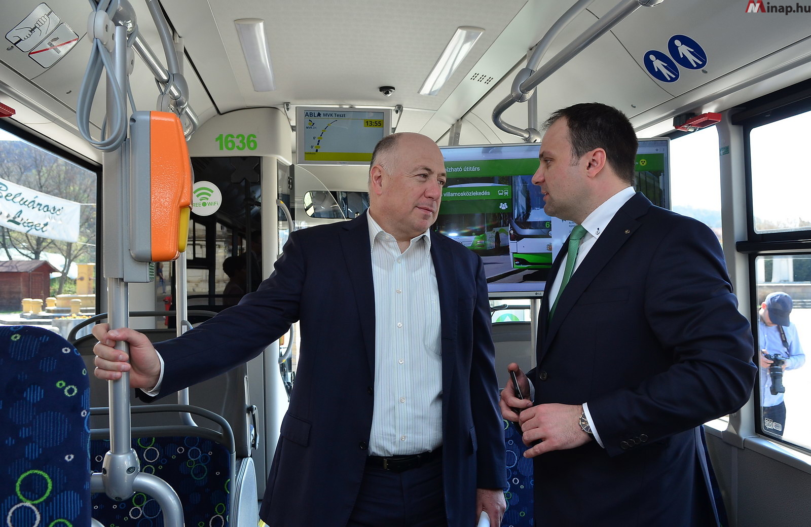 cng busz free wifi 170331 vcs 05