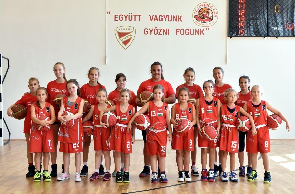 Megujult csarnokban kosarazhatnak a DVTK ozdi fiataljai friss tornaterem atadas1120