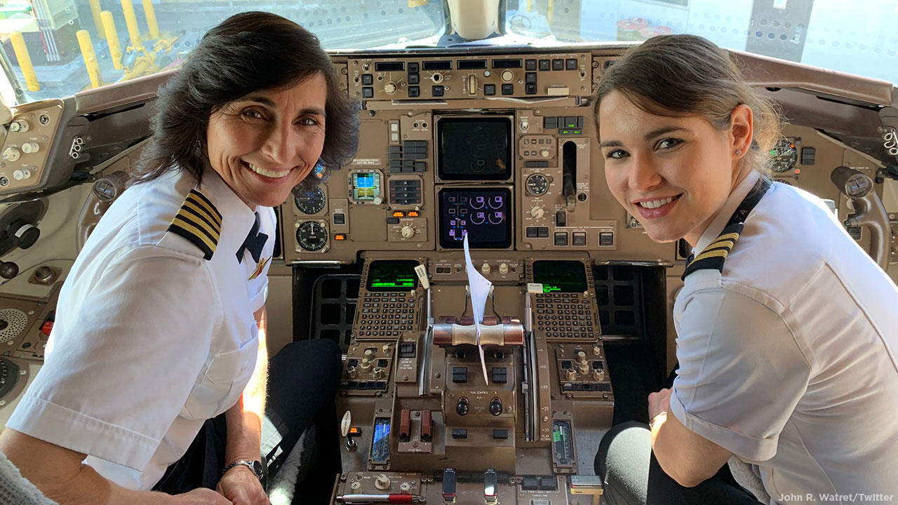 5213586 032319 cc mother daughter pilot img