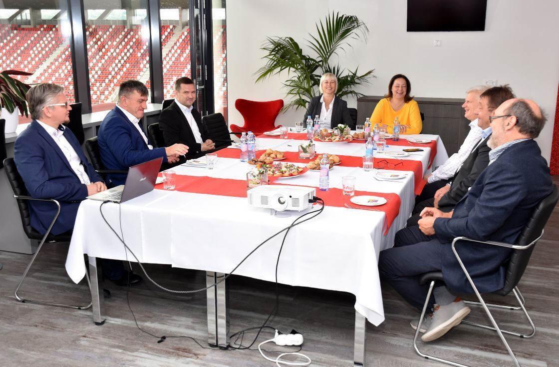 Elnoksegi ules friss elnoksegi ules1120 1