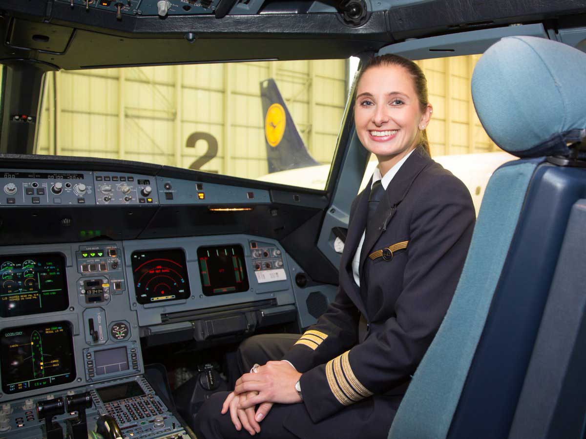 Lufthansa female pilot IWD2018