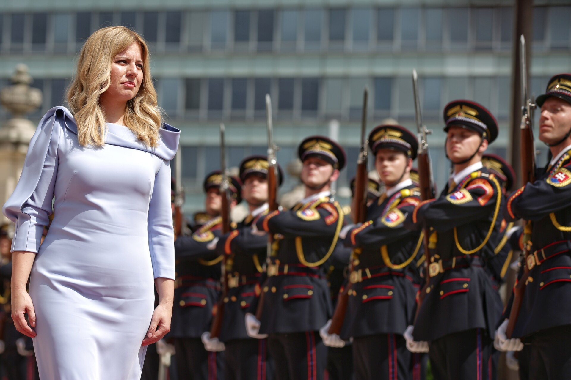 Čaputová pred Prezidentským palácom. Foto N Tomáš Benedikovič