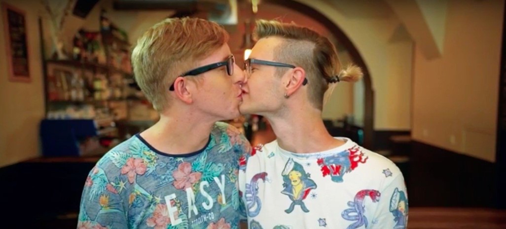 kiss 1