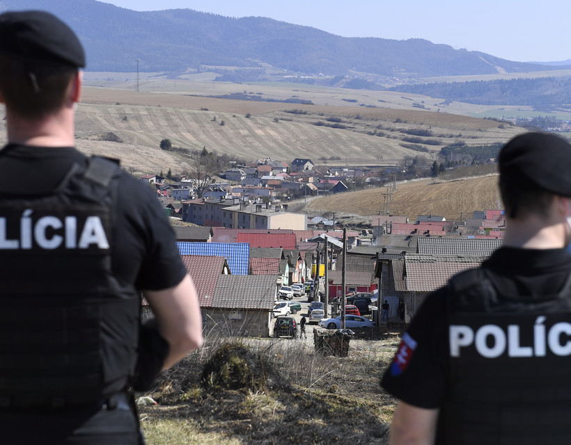 uj 0411 002f osada2.rw .jpg