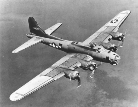 b 17 on bomb run