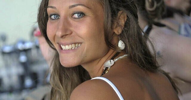 etery585 640x400 1 e1776415497654