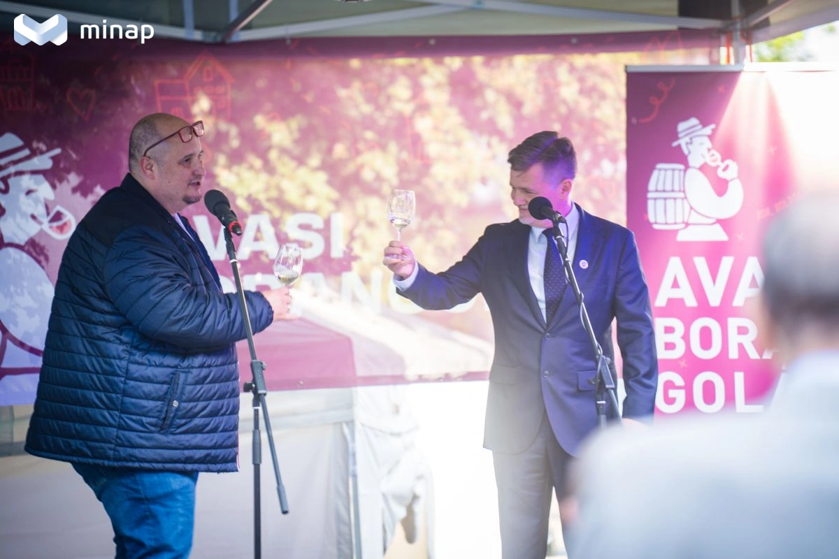 – Elstartolt a 14. Avasi Borangolás –