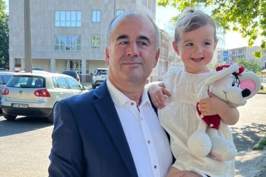sever ozer es elena 1