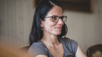 1425137