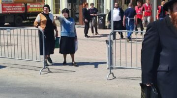 1682267675715