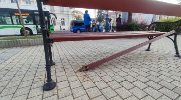 1696506542474