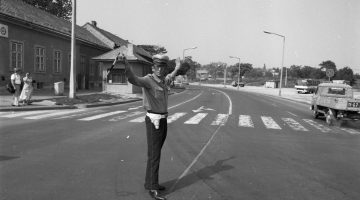 1982_ady_endre_utca_26-os_fout_a_keresztezodesben_jobbra_a_szeles_utca_balra_a_madarasz_viktor_utca