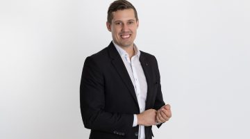 1yhkq tq