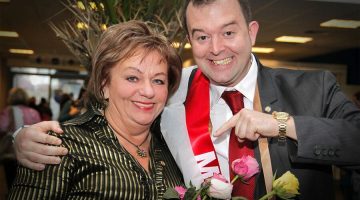 215842_410606595674946_1505843454_n