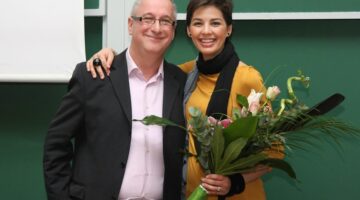 421835_364823293557316_100000889451597_1134479_1241020307_n