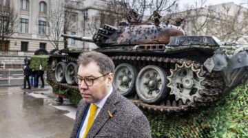 7rhdFr4Y9eWg1AamPs-xl