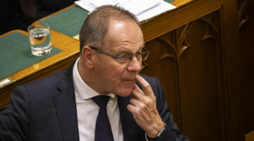 7x3FN4oY70ZTchPos-xxl