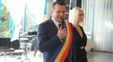 7ybfRKLWYasNPoHCs-lg