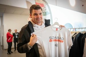 80b883ee 61a1 43b5 8d15 11ec3db8258f