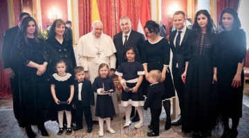 861491_orban_csalad_ferenc_papa
