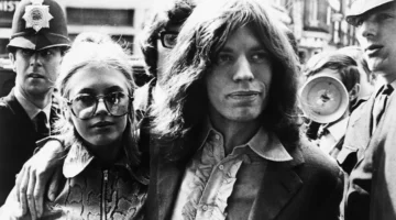 8919e6e393d9560bb8c3f000c645817821-mickjagger-marianne-faithfull.2x.rsocial.w600