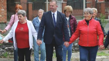 9169faea0872403d8b1335e5222de4f7