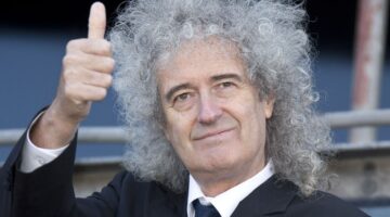 BrianMayisatimetraveller_d5c653c180e2c3dd932399ee35c17582