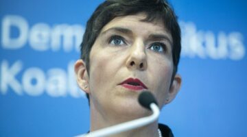 Dobrev-Klára-3-HPGy-1000x600