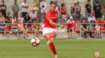 Haladas-Viktoria_-_DVTK_friss_nagyfanni_dvtk-mtk_2020-2021_1120 (1)