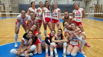 Jaszbereny_Volleyball_Team_-_DVTK_13_friss_1120_Ropi