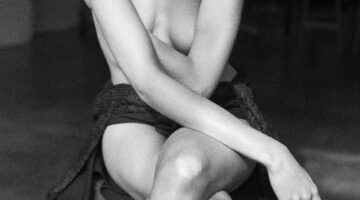 Vanessa-Axente-Sexy-Topless-5-thefappeningblog.com_