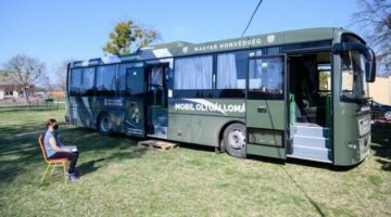 a-magyar-honvedseg-oltobusza-a-komarom-esztergom-megyei-csaszaron-2021-aprilis-1-jen-mtivasvari-tamas_lgc