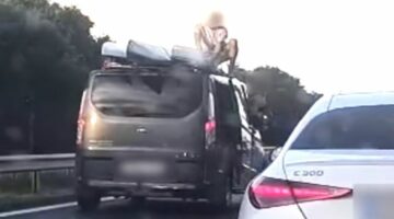 auto-tetejen-igazgato-m3-autopalya