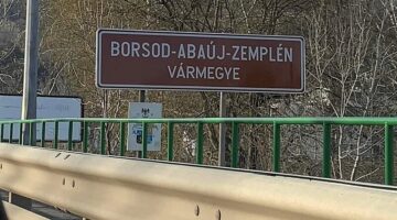 csutortok2-varmegye-tabla-fidesz-221229