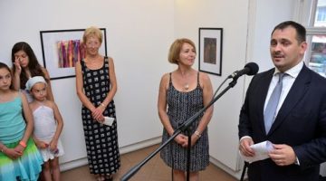 dr-mengyi-roland-unnepi-megnyitoja-kozben_20120621184354_97