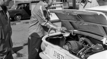 fortepan_194917-768x725