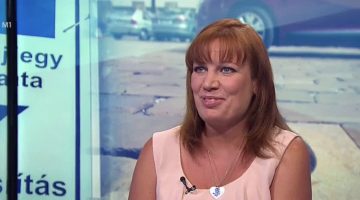 fussy angela pestisracok