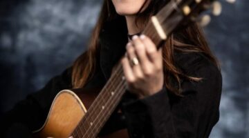 gitaros-3-768x1152