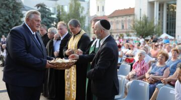 kenyerszenteles_szentistvan_ter_240820_ja-41