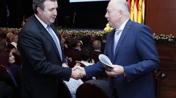 kriza akos evertekeloje 190604 vcs 33 0