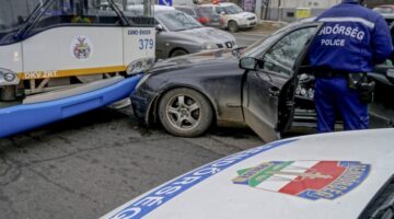 tn4 trolinakhajtottegymiskolciautosdebrecenben 15