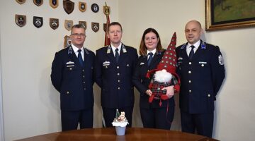 06 ugyelet karacsony rendorok kicsi