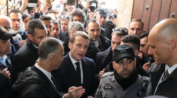 https cdn.cnn.com cnnnext dam assets 200122132105 macron israeli security officers altercation