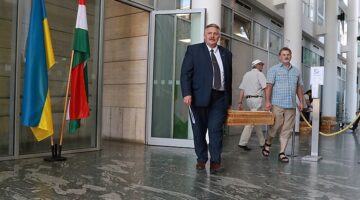 komposzt_keret_osztas_veres_pal_220704_ja_15